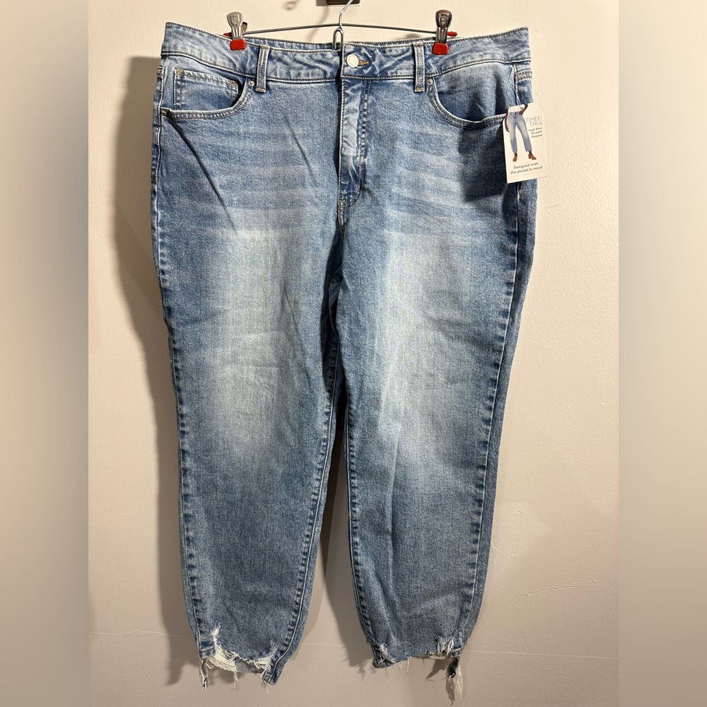 NWT Time And Tru High Rise Straight Jeans Women's 18 Raw Hem Light Wash